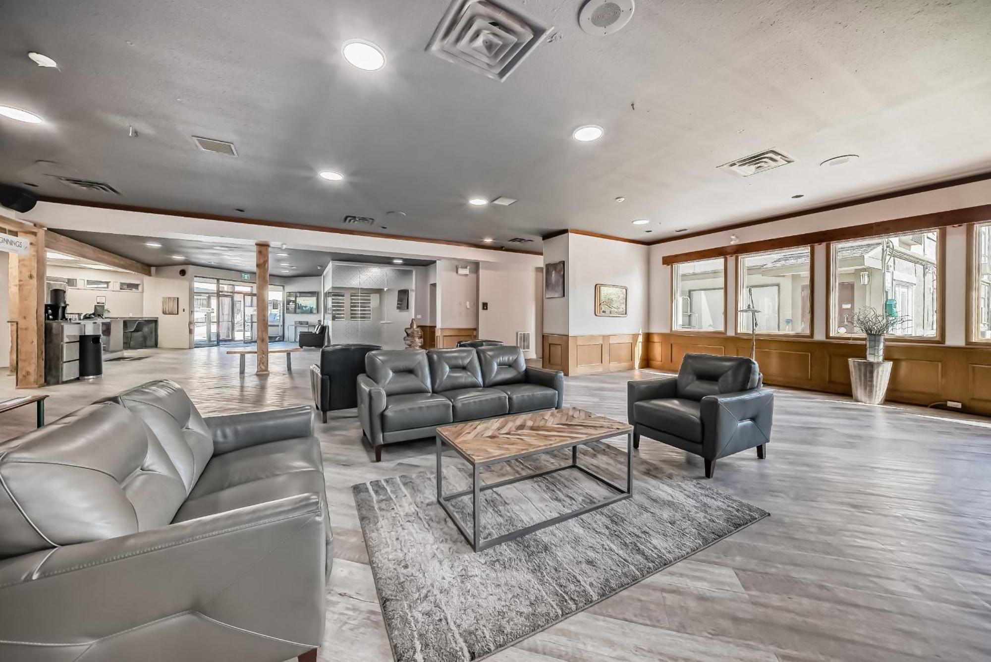 Invermere Inn & Suites Kültér fotó